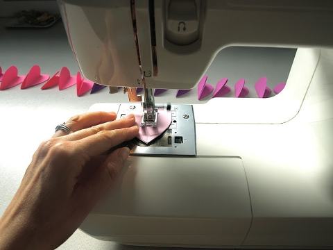 This Little Miggy Stayed Home || 3-D Heart Garland