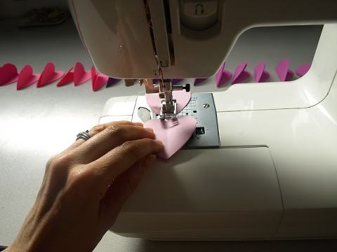 This Little Miggy Stayed Home || 3-D Heart Garland