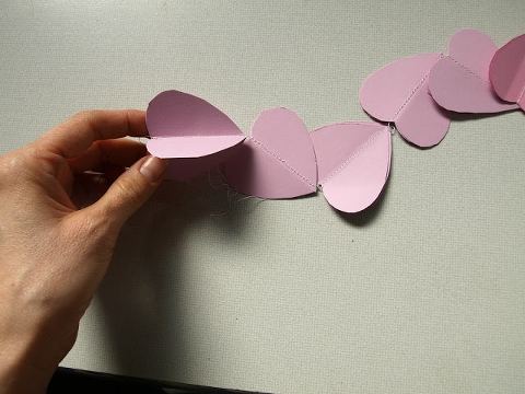 This Little Miggy Stayed Home || 3-D Heart Garland