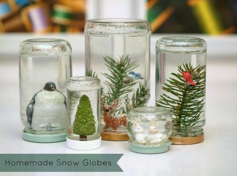 Homemade Snow Globes || This Little Miggy Stayed Home